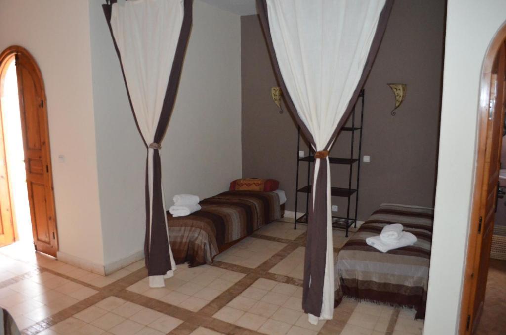 Casa Naima Otel Ida Ougourd Oda fotoğraf
